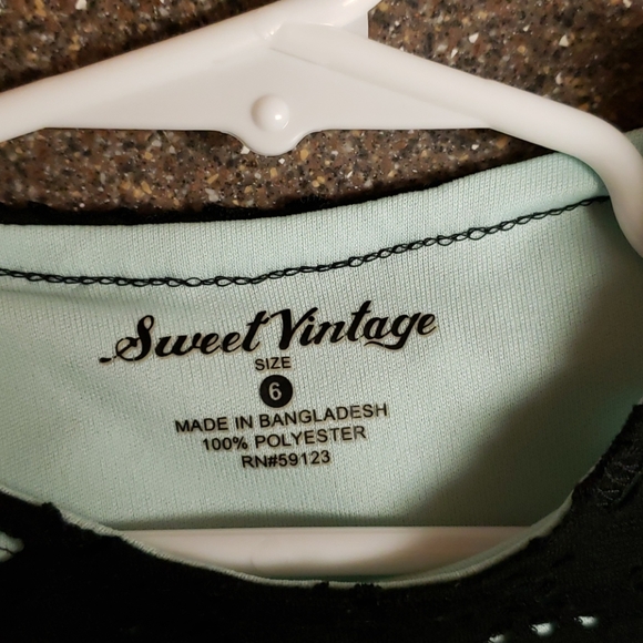 Dress - Picture 4 of 4